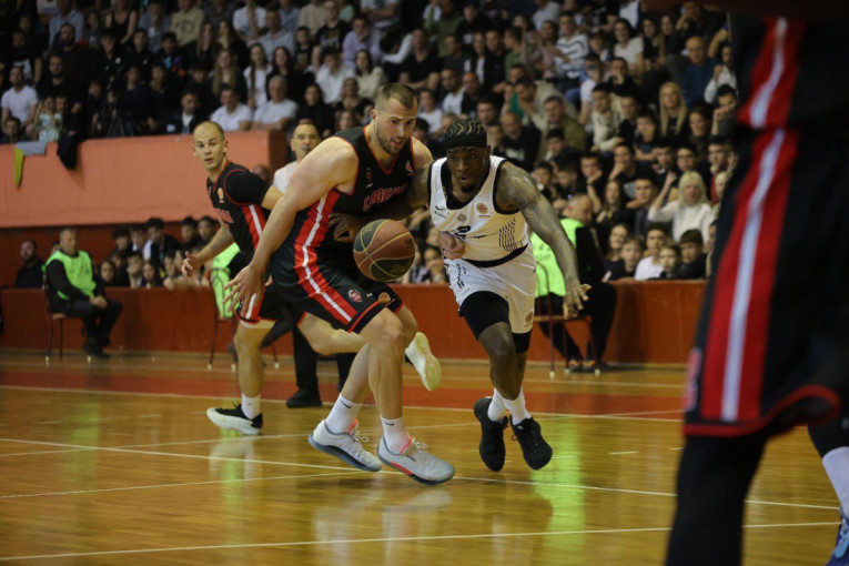 Sloboda - Partizan: Crno-beli vode, Užičani drže korak (POLUVREME)