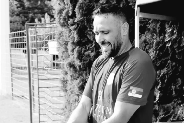Tragedija koja je potresla Srbiju: Golmanu pozlilo na poluvremenu, preminuo na putu ka bolnici!