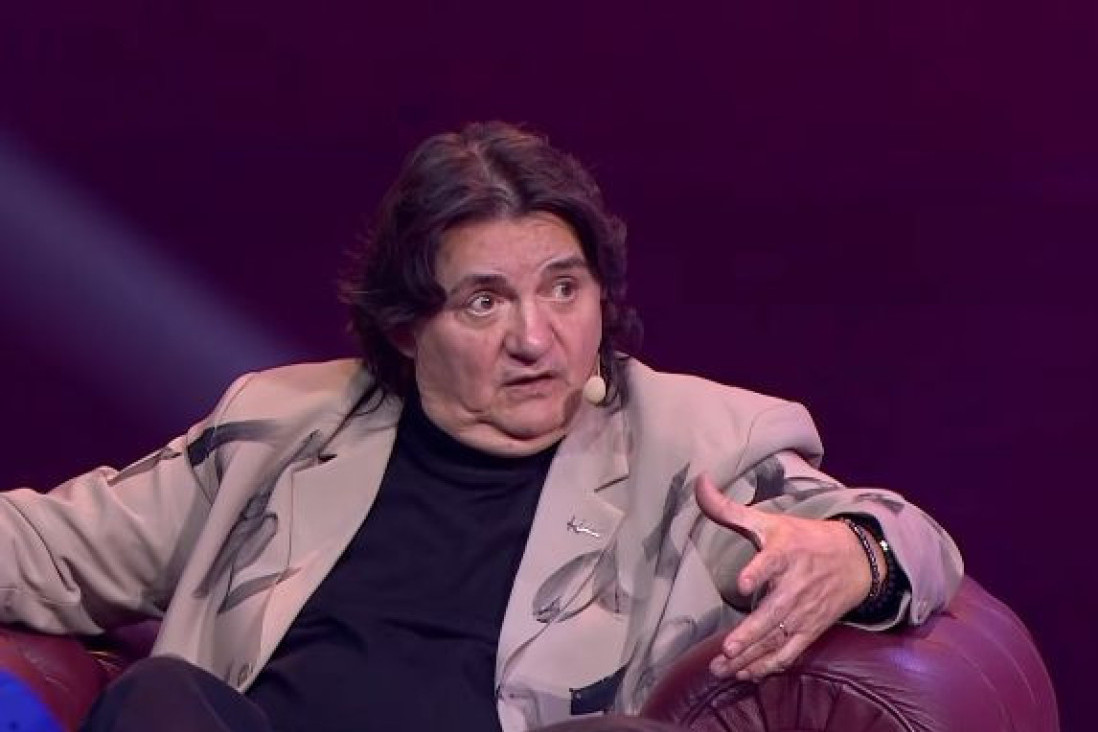 "Nisi seljanka, ti si seljana!" Kemiš zaratio s pevačicom naočigled svih (FOTO)