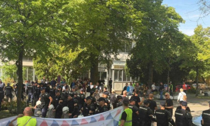 Kula: Opozicija najavila "hiljade" aktivista, a svega dvadesetak ih se okupilo. Poziv bez odziva!