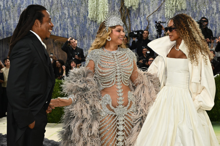 TOP5 izdanja: Ove žene su zasenile Met Gala 2026 (FOTO)
