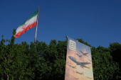 Trn u oko za Izrael i SAD: Iran usred rata predstavio moćno oružje, može da pređe čak 2.000 kilometara (VIDEO)