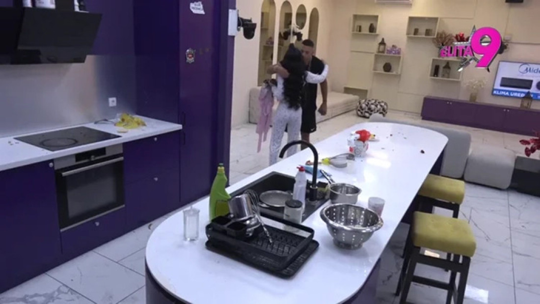 Akcija na Đurđevdan! Stanija pala u naručje Anđelu, počeli da se ljube... (FOTO)