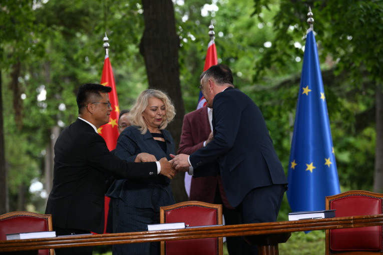 Potpisan ugovor o izgradnji saobraćajnice Vožd Karađorđe: Vučić - Bukulja, Kosmaj, Rudnik biće nadohvat ruke