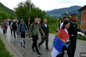 Preko 20 hodočasnika krenulo peške od Rudog do manastira Ostrog: U grupi najviše omladine (FOTO)