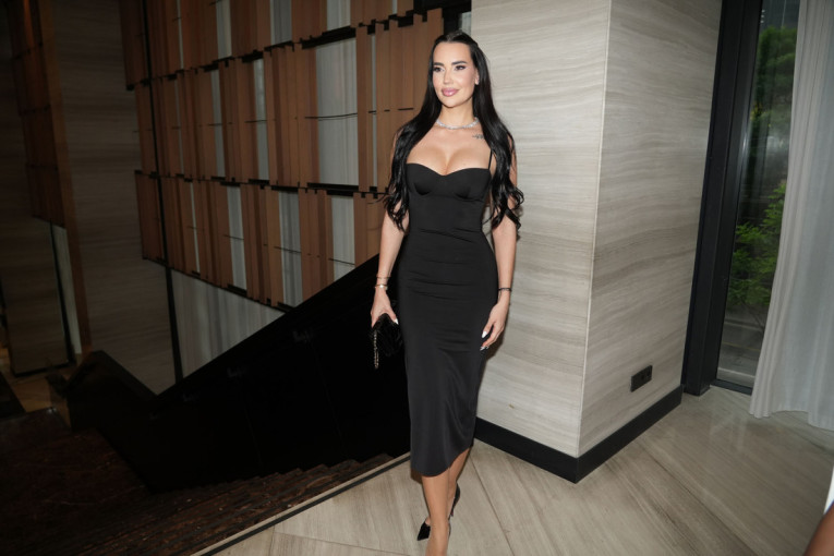Katarina Grujić zaintrigirala izjavom sa snimanja: "Zbog njega sam dobila upalu mišića, kada su ga ugledali..." (FOTO/VIDEO)