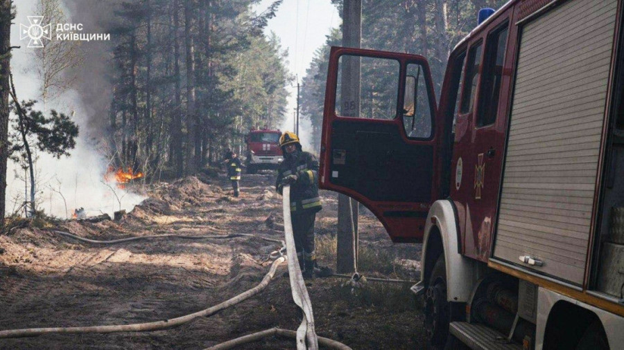 Veliki požar buknuo kod Černobilja! Dron pokrenuo katastrofu, vatrogasci u kontaminiranoj oblasti (VIDEO/FOTO)