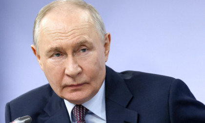 Ušakov: Putin se sastao sa Šrederom u Kremlju
