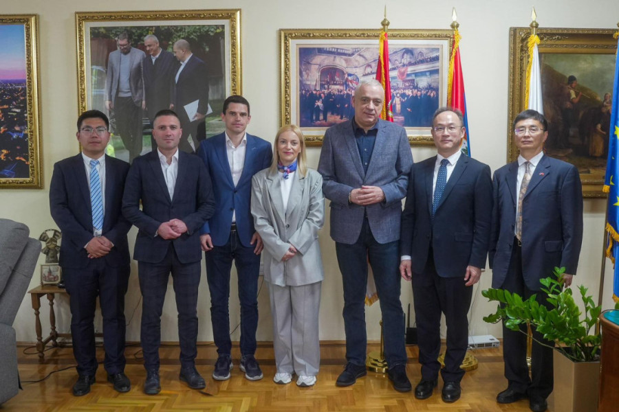 Kineski ambasador održao predavanje na Akademiji mladih lidera (FOTO)