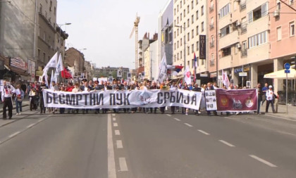 U čast herojima: Marš "Besmrtnog puka" u Beogradu (FOTO/VIDEO)