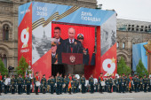 Tutnjalo Moskvom: Moćna Rusija marširala na Paradi pobede, prodefilovalo i opasno oružje (VIDEO/FOTO)