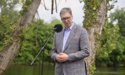 Veliki autorski tekst predsednika Srbije za "Borbu": Izvinite što smo vas voleli više nego vi nas
