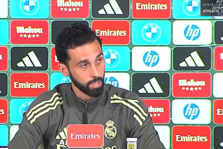 Arbeloa smiruje strasti posle skandala: Gledao sam i kako saigrač napada saigrača štapom za golf (VIDEO)