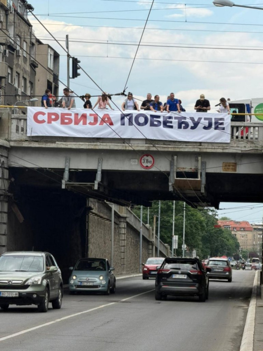 Moćne scene iz Beograda: Građani poručili da Srbija pobeđuje (FOTO/VIDEO)