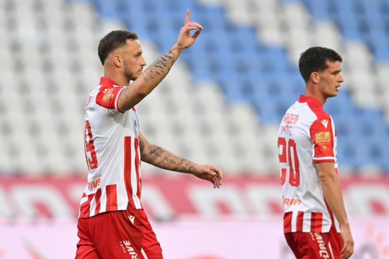 Crvena zvezda - Novi Pazar: Arnautović probio bedem Pazaraca, tresla se i prečka gostiju! (FOTO/VIDEO)