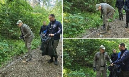 Ako hoćemo promene, menjajmo sebe: Vučević zasukao rukave na Fruškoj gori, učestvovao u akciji čišćenja panonske lepotice