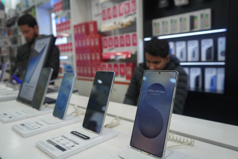 Samsung šokirao industriju: Ekran koji "meri" zdravlje i najavljuje budućnost mobilne tehnologije (VIDEO)