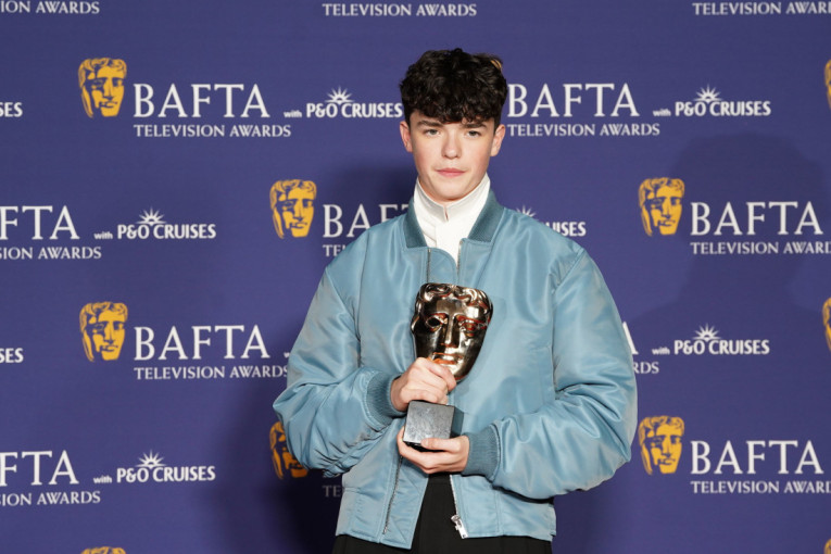 Zvezda "Adolescencije" Oven Kuper treći put ispisao istoriju: Najmlađi dobitnik BAFTA nagrade