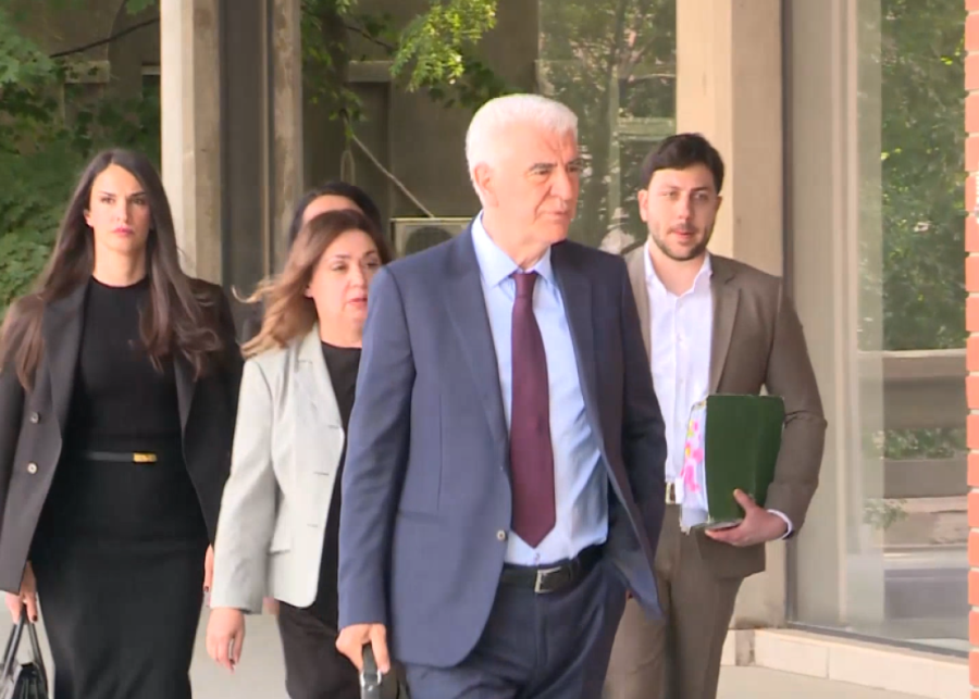 Roditelji dece ubijene u "Ribnikaru" došli u Palatu pravde: Nastavlja se suđenje Kecmanovićima! (VIDEO)