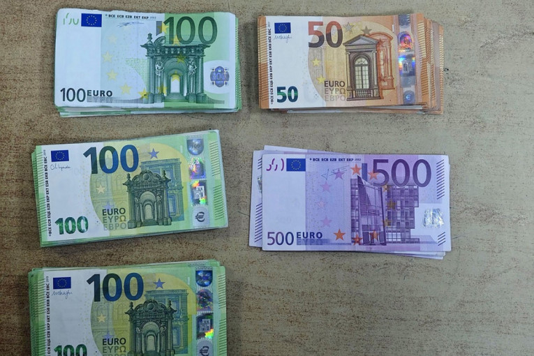 Haos na granicama Srbije! Carinici otkrili zlato, gomilu keša i 141 skupoceni sat