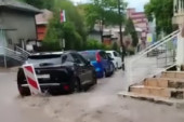 Nebo se otvorilo nad Srbijom: Grad tukao bez milosti, padalo drveće i pucali kablovi! (VIDEO)