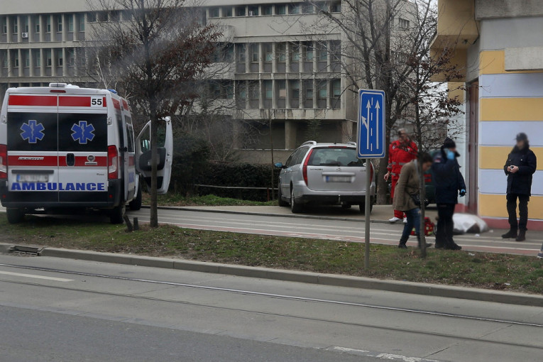 U Novom Sadu pronađeno telo muškarca: Preminuo u automobilu