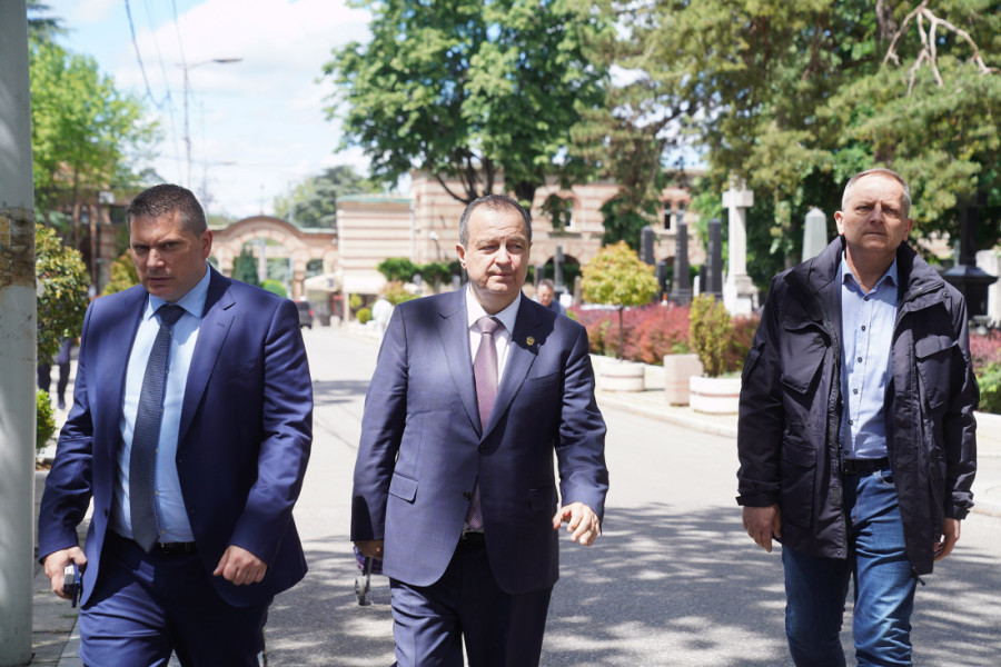 I ovo je dokaz veličine Vladimira Cvetkovića! Državni i sportski vrh, legende Zvezde i Partizana na poslednjem ispraćaju! (FOTO)