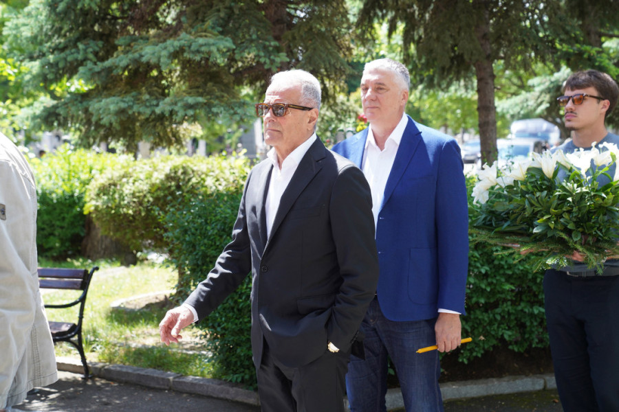 I ovo je dokaz veličine Vladimira Cvetkovića! Državni i sportski vrh, legende Zvezde i Partizana na poslednjem ispraćaju! (FOTO)