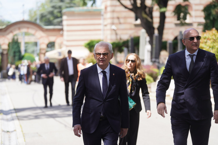 I ovo je dokaz veličine Vladimira Cvetkovića! Državni i sportski vrh, legende Zvezde i Partizana na poslednjem ispraćaju! (FOTO)
