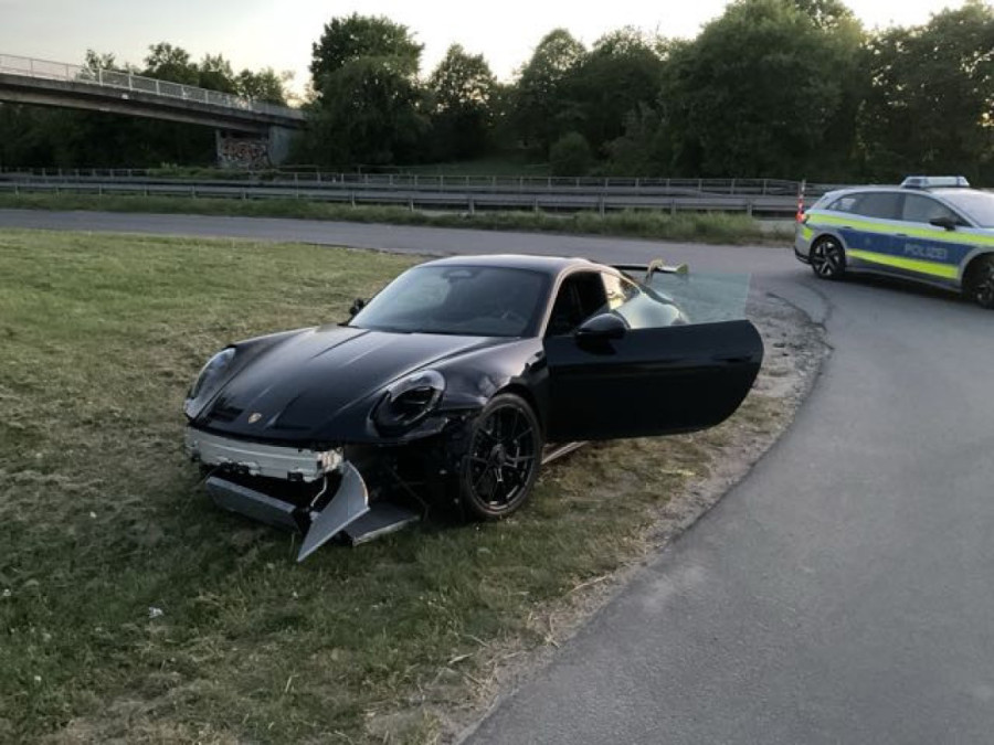 Srbin slupao porše od 200.000 evra pa nestao u šumi! Nemci pokrenuli potragu