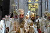 Liturgijom u Hramu Svetog Save počelo redovno zasedanje Sabora SPC, služi Porfirije