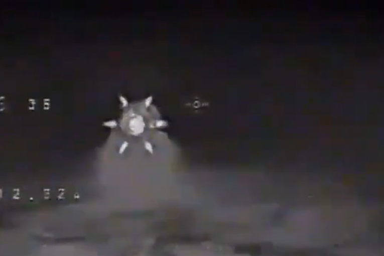 Ukrajinska vojska snimila NLO: Liči na onaj koji su videli i Amerikanci (VIDEO)