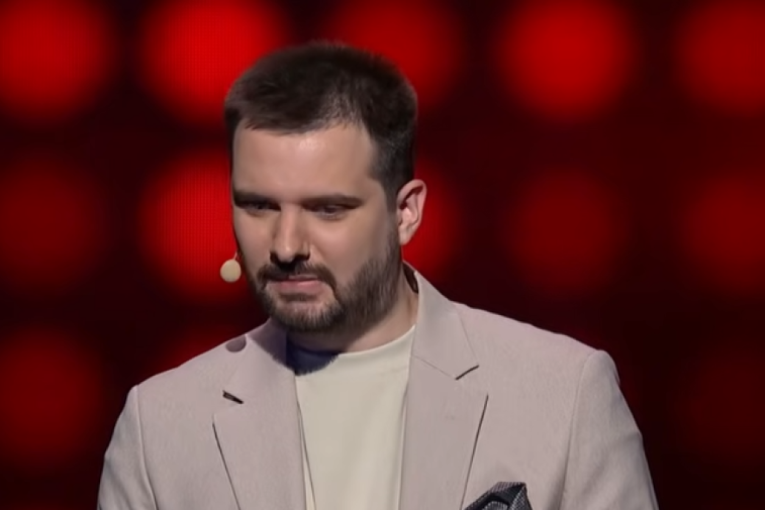 Oglasio se RTS nakon sramne izjave MIlana Bukvića u Poteri! Tragač uvredio SPC i vernike