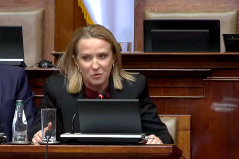 Opozicija tvrdila da "glasaju mrtvi", ministarka uzvratila: U Srbiji 1.343 birača starija od 100 godina (VIDEO)