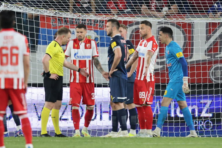 Detalji tuče fudbalera Crvene zvezde i Vojvodine! Klinci "zavarničili", a onda je nastao opšti haos
