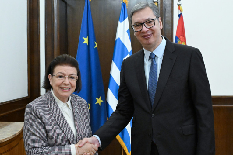 Vučić se sastao sa ministarkom kulture Grčke Linom Mendoni