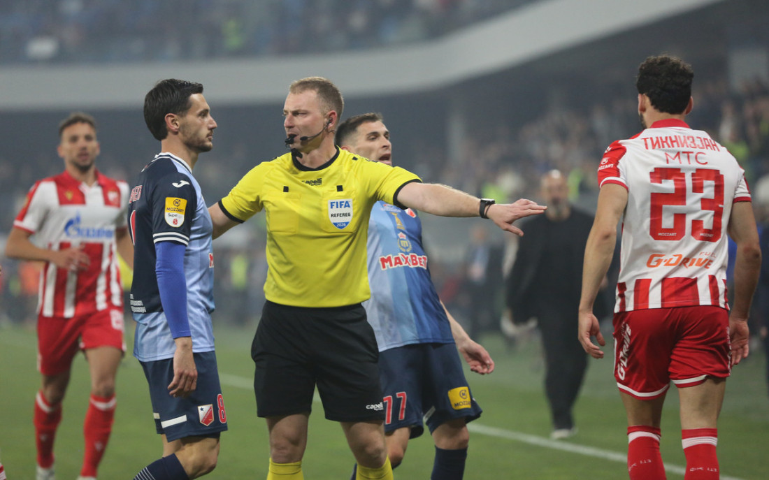 Detalji tuče fudbalera Crvene zvezde i Vojvodine! Klinci "zavarničili", a onda je nastao opšti haos