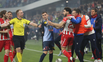 Detalji tuče fudbalera Crvene zvezde i Vojvodine! Klinci "zavarničili", a onda je nastao opšti haos