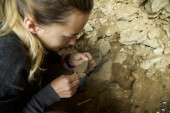Neverovatno naučno otkriće iz Sibira: Neandertalci možda imali prve zubarske zahvate u istoriji (FOTO)