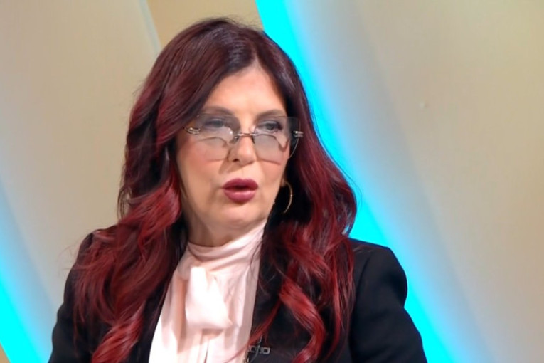 Udes u Mladenovcu! Sudar dva auta, povređeni otac i dvoje dece