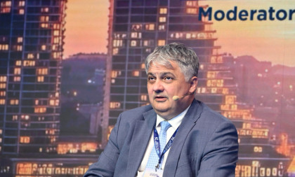 Lučić na Biznis samitu: Ko ne nauči da koristi veštačku inteligenciju, neće moći da bude rukovodilac