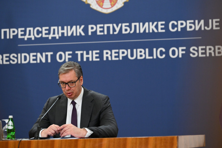 "Neće moći da se šetaju narko-dileri sa značkama": Vučić najavio promene u policiji i oštro udario na crnogorske klanove