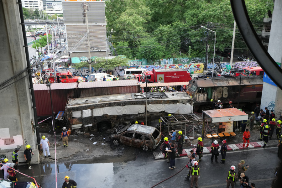 Stravičan sudar vozova odneo osam života! Od siline udarca buknulo sve oko njega, požar jedva ugašen, povređeno 25 ljudi (VIDEO/FOTO)