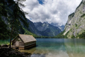 Drvene kolibe na vodi mame turiste: Ovo mesto je odličan izbor za sve koji žele mir (FOTO)
