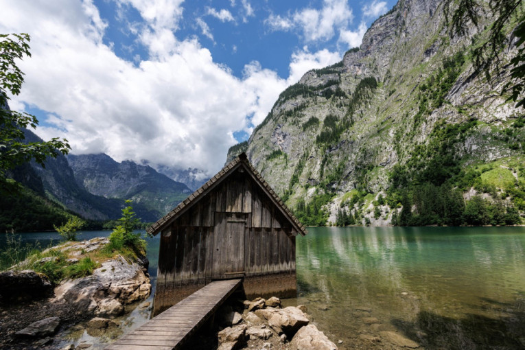 Drvene kolibe na vodi mame turiste: Ovo mesto je odličan izbor za sve koji žele mir (FOTO)