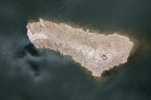 Pusto ostrvo usred Srbije: Veličanstven prizor iz kanjona Uvca (FOTO)