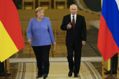 Ko će umeti da umilostivi Putina? EU traži kandidate za dijalog s Rusijom, u igri tri imena, među njima i Angela Merkel