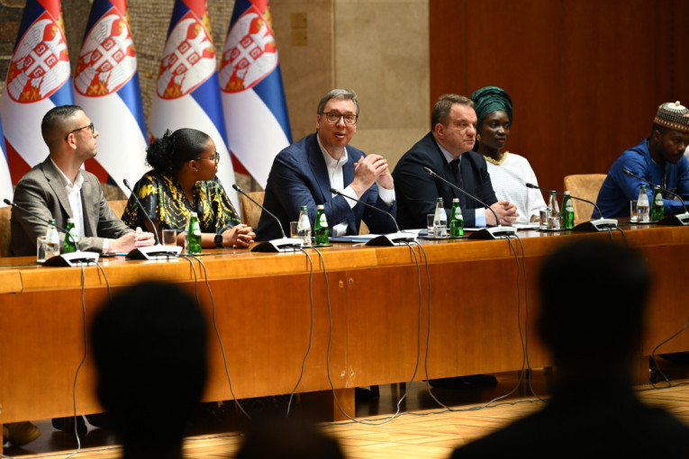 Vučić: Odlučio sam da prisustvujem samitu EU-Zapadni Balkan u Tivtu