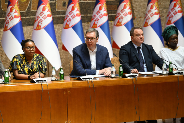 Vučić - Studenti iz Afrike most prijateljstva, doprinose ubrzanom razvoju Srbije (VIDEO)