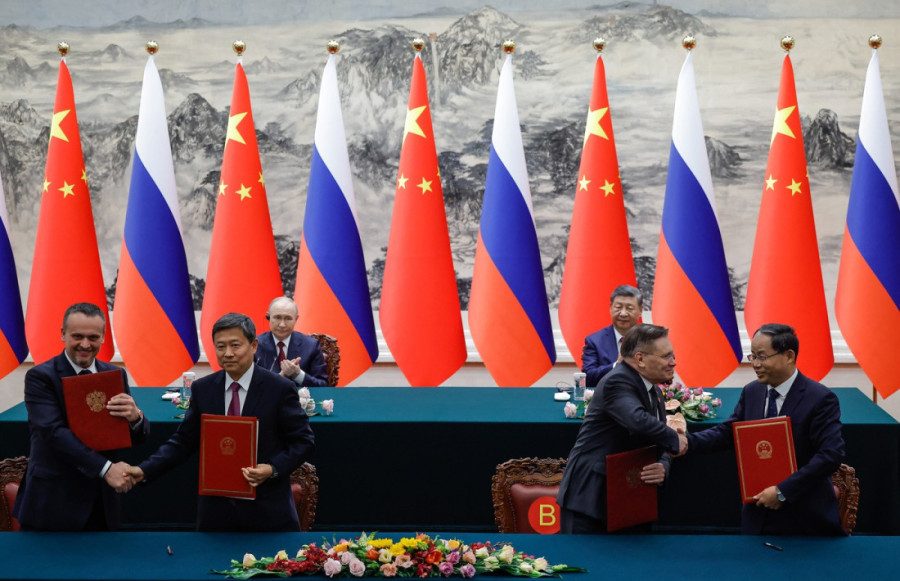 Si za Putina priredio spektakl: Ogranizovao svečani banket u njegovu čast (VIDEO/FOTO)